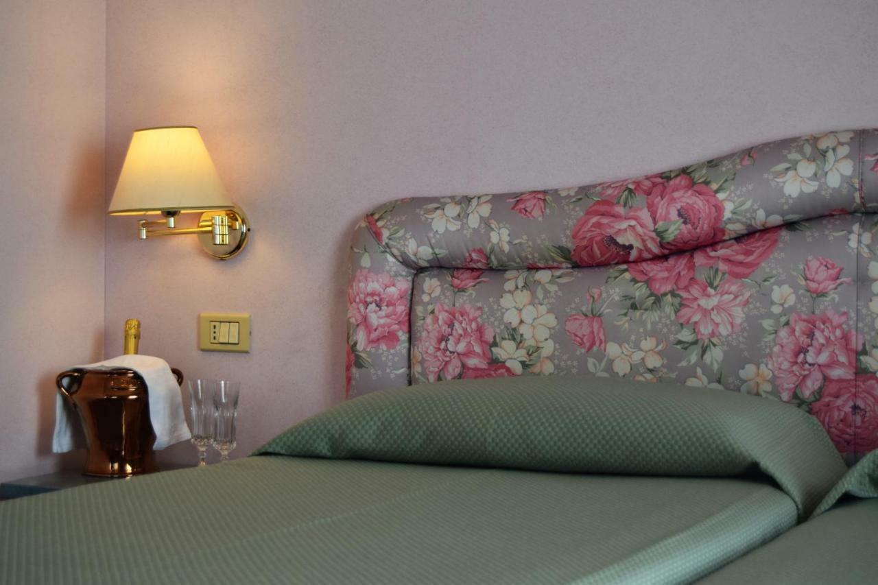 Torre - Atmosfera Romantica Gasthof Brenzone sul Garda